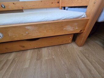 Drevena postel - 3