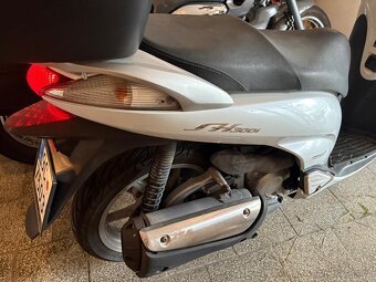 Honda SH 300i - 3