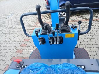 Minibagr 1000kg, 1T s motorem Kubota - 3
