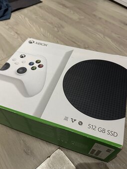 Xbox-S + dva ovladače - 3