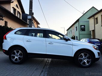 VOLVO XC60 2.4D4 AWD BIXENON,KŮŽE,PANORAMA,KAMERA, - 3