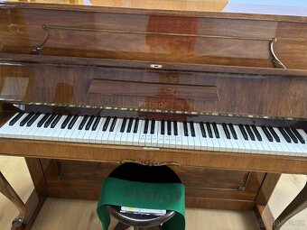 pianino PETROF - 3