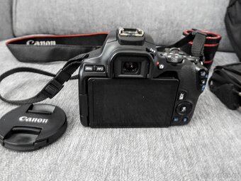 Canon EOS 250 D - 3