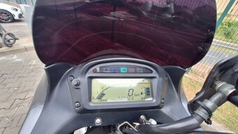 Suzuki XF 650 Freewind - 3