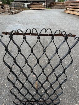 Staré železné mříže 2 - 3