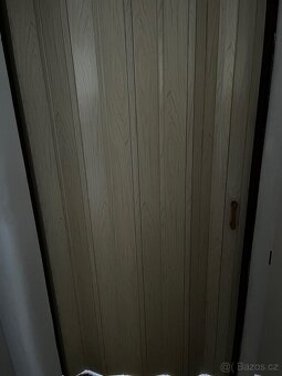 Prodám shrnovací dveře – dekor dřeva - 3