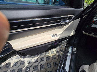 BMW F02 750Li díly - 3
