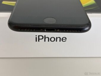 iPhone SE 64 GB 2020 - 3