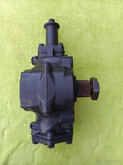 PŘEVODKA ŘÍZENÍ IVECO TRAKKER 41042456 - 3