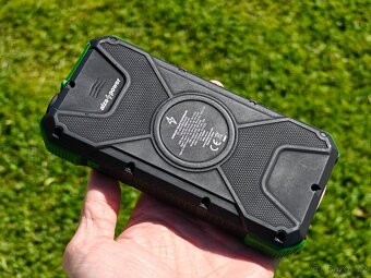 Solární powerbanka AlzaPower SolarScout 20000mAh - 3