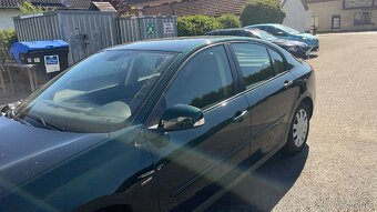Renault Laguna III 2,0 L benzín - 3