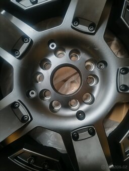 20x9 ALU disk KMC Rockstar 5x127 / 139.7, ET 0 - 3