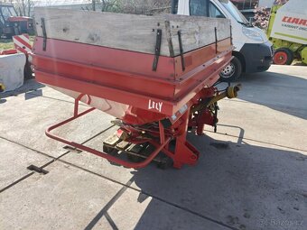 2000L Nizozemské rozmetadlo LELY CENTERLINER SL - 3