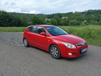 Hyundai i30 1.6 TDI tažné bez koroze spotřeba 5 l nafty - 3