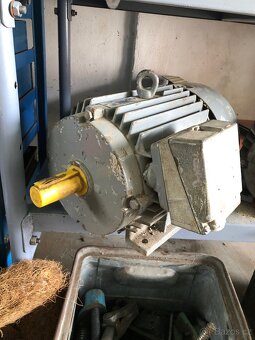 Elektromotor 4KW / 1405 otáček - 3
