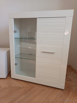 Obývací stěna v bílém lesku - 3