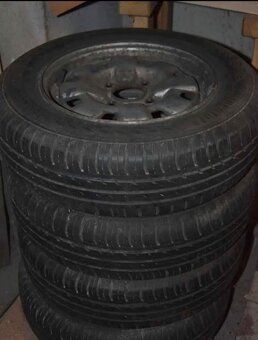 Letní pneu: 165/70 R13 se vzorem: cena za disk-ráfek = SLEVA - 3