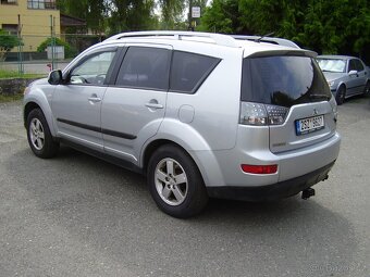 OUTLANDER 2.0 DI-D, motor VW BSY 103kw 4x4, 6 rychl., PĚKNÝ - 3
