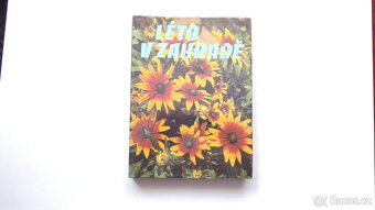 B129_ Sada 4 knih, Roční období v zahradě, 1983 - 3