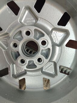 ALU kola 5x100 6x15 po renovaci - 3