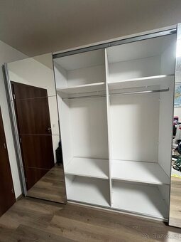 Šatní skříň - 3