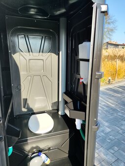 Nové mobilní přenosné WC s pisoárem a umyvadlem - 3