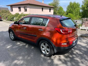 KIA Sportage III SL 2.0 CRDi 100kW AWD - 3