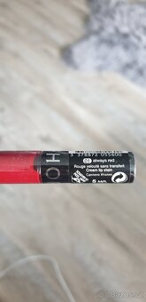 Sephora matná rtěnka 01 Always red - 3