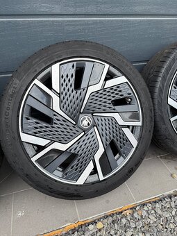 Prodám original ALU Škoda s pneu R20 - Sagitarius - 3