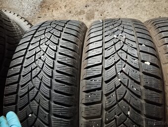 215/60/16 99h Goodyear - zimní pneu 4ks - 3