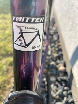 Silniční kolo Twitter - 3