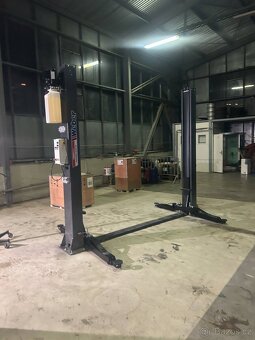 Dvousloupovy hydraulický zvedák WEBER 4.2T a 4.5T - 3
