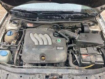 Prodam Škoda oktavie rok 2001 20litr benzin 250 najeto - 3