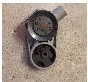 Škoda favorit vodní pumpa - 3