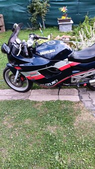 Suzuki gsx600 - 3