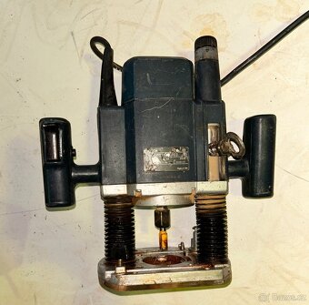 BOSCH GOF 900 ACE Zakřivená frézka - 3