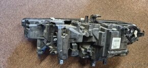 Prave svetlo BMW x7 A89481796 LE16a6392 - 3