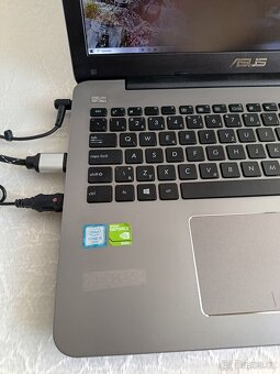 ASUS 4K VivoBook VM590U, model U555UB + 24" monitor Benq - 3