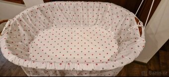 Proutěný košík s kolečky pro miminko - 3