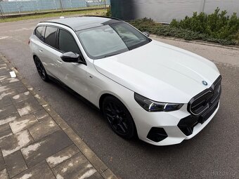 BMW i5 M60 xDrive M BMW individual /60.100€ netto/1.450000kč - 3