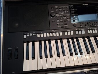 Yamaha psr s750 - 3