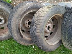 Sada starších zimních pneu s diskem - 195/65 R15 - 3