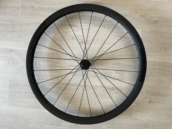 Zapletená kola Bontrager Aeolus Elite 35 TLR. - 3
