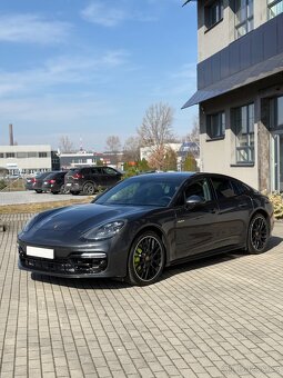Porsche Panamera 4 E-Hybrid - 3