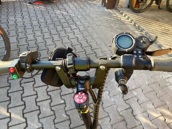 Elektrokolobezka ELS Moto Q 008 - 3