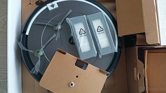 iRobot vacuum and mop - 3