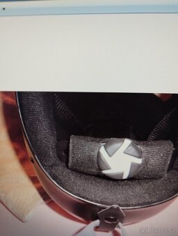 Lyžařská helma a bryle - 3