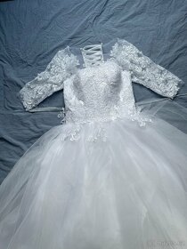 Svatební šaty s krajkou - 3