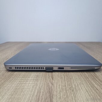 Lehký Notebook HP - 3