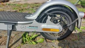 Xiaomi Mi Electric Scooter Pro 2 Mercedes F1 Team Edition - 3